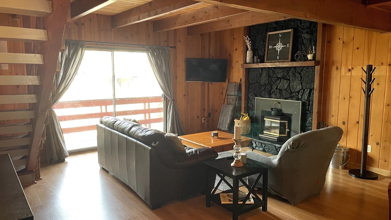 Photo of Livingroom in Arrowbear Lake