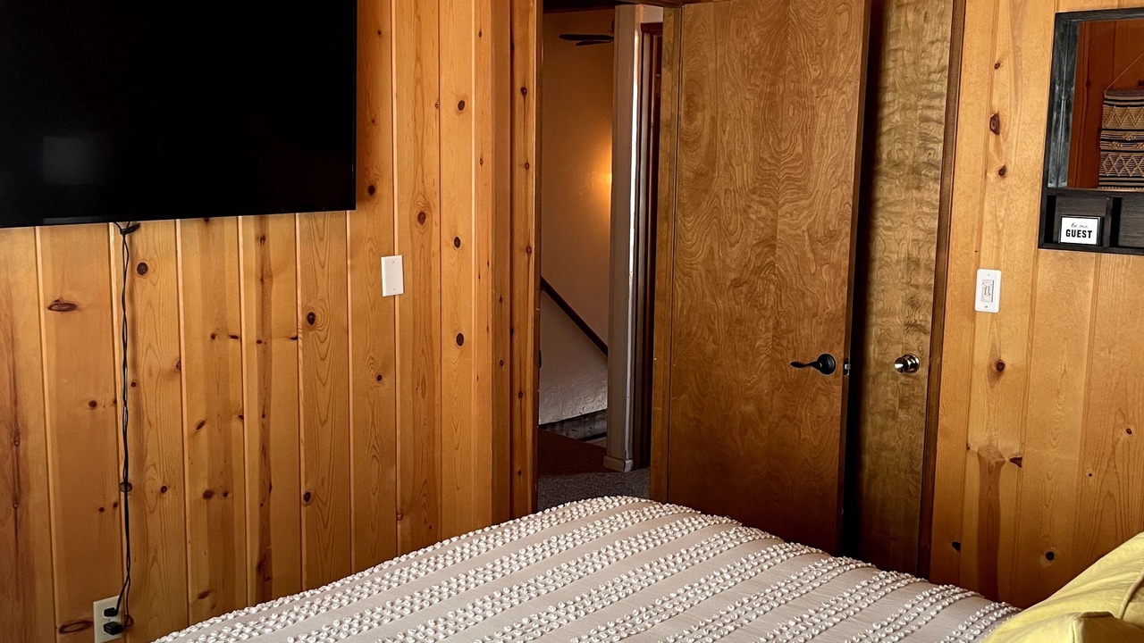 Photo of Bedroom in Arrowbear Lake