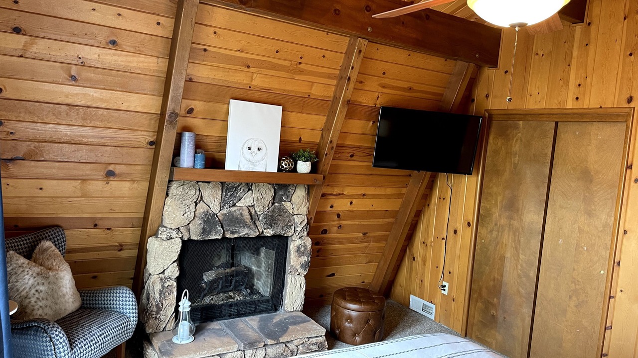 Photo of Bedroom in Arrowbear Lake
