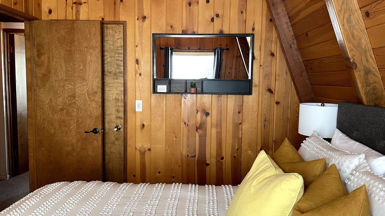 Photo of Bedroom in Arrowbear Lake