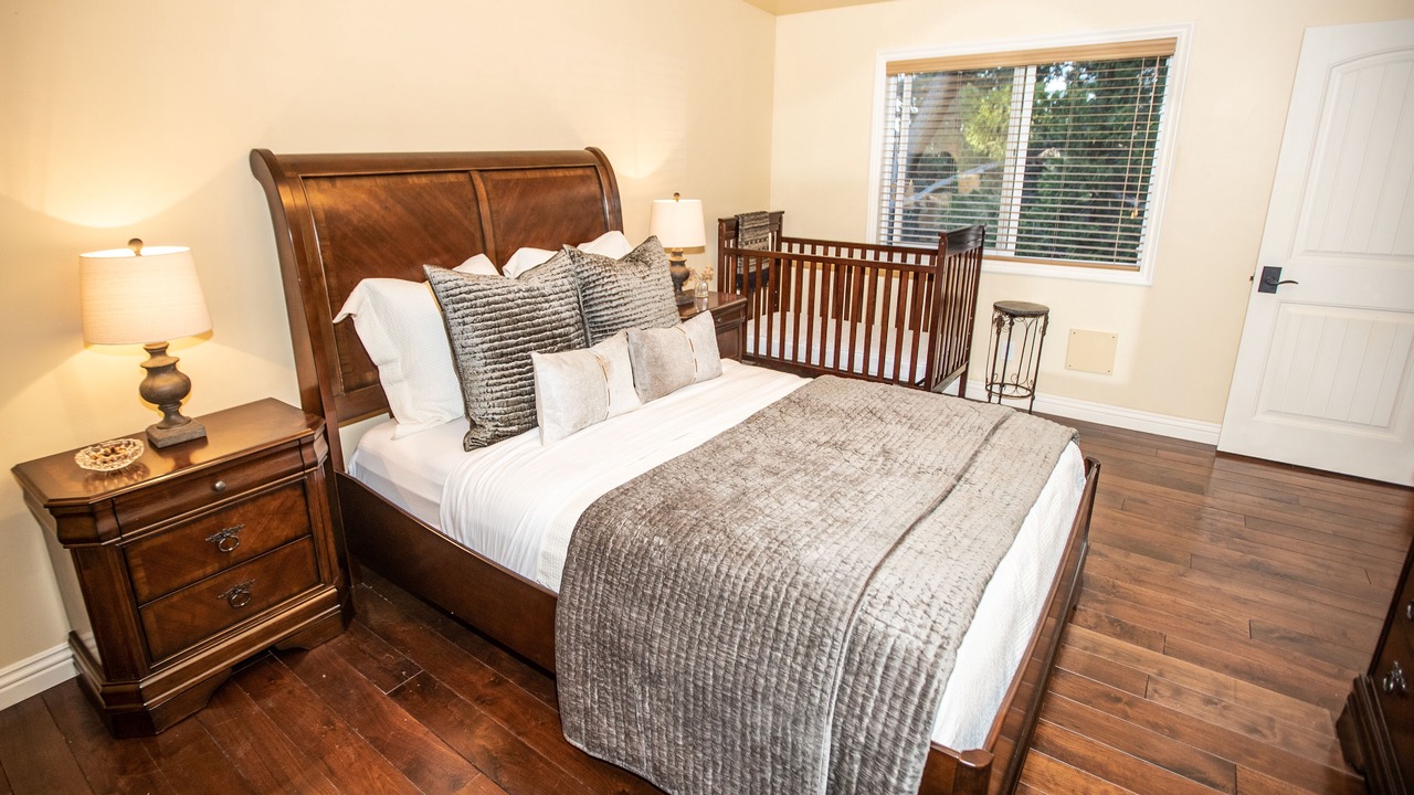 Photo of Bedroom in Crestline