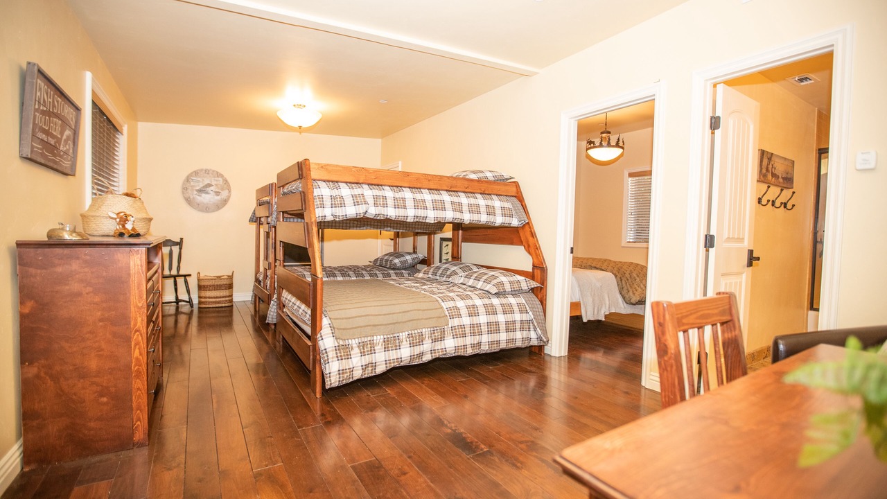 Photo of Bedroom in Crestline