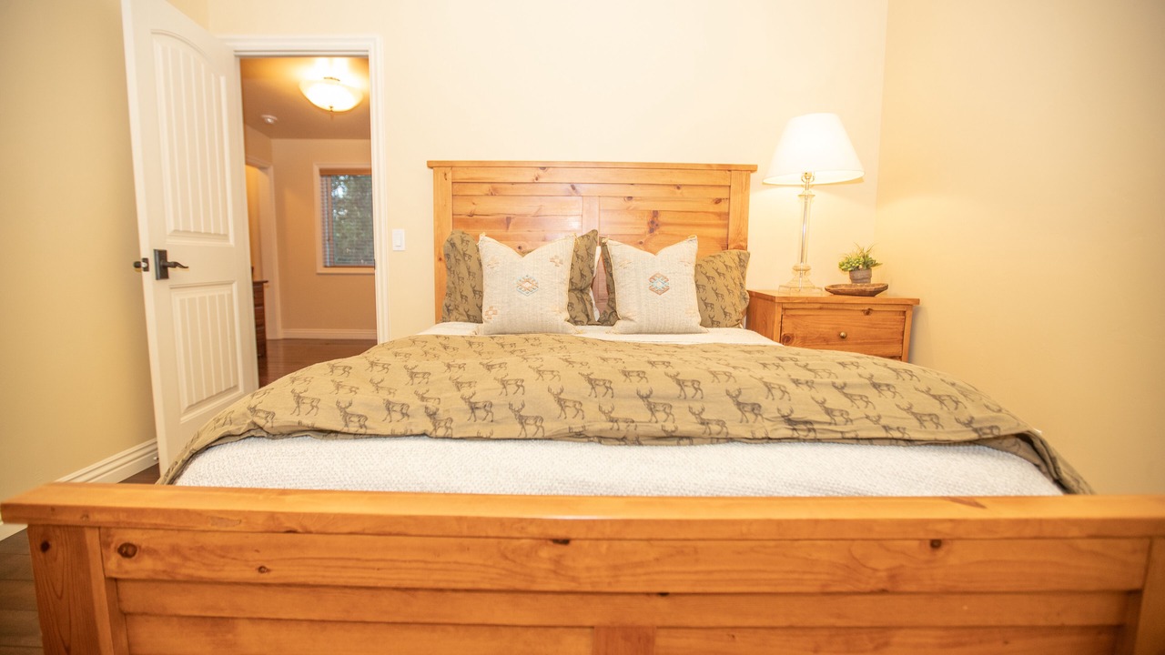 Photo of Bedroom in Crestline