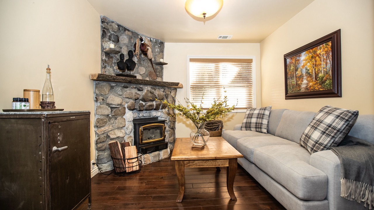 Photo of Livingroom in Crestline