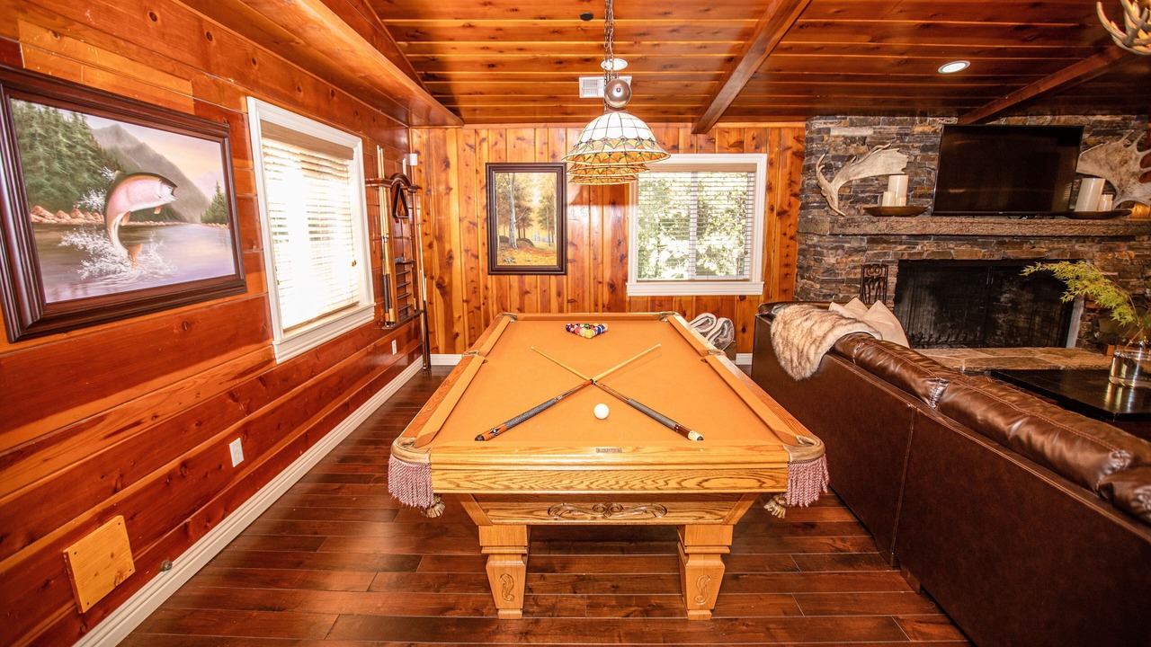 Photo of Bedroom in Crestline