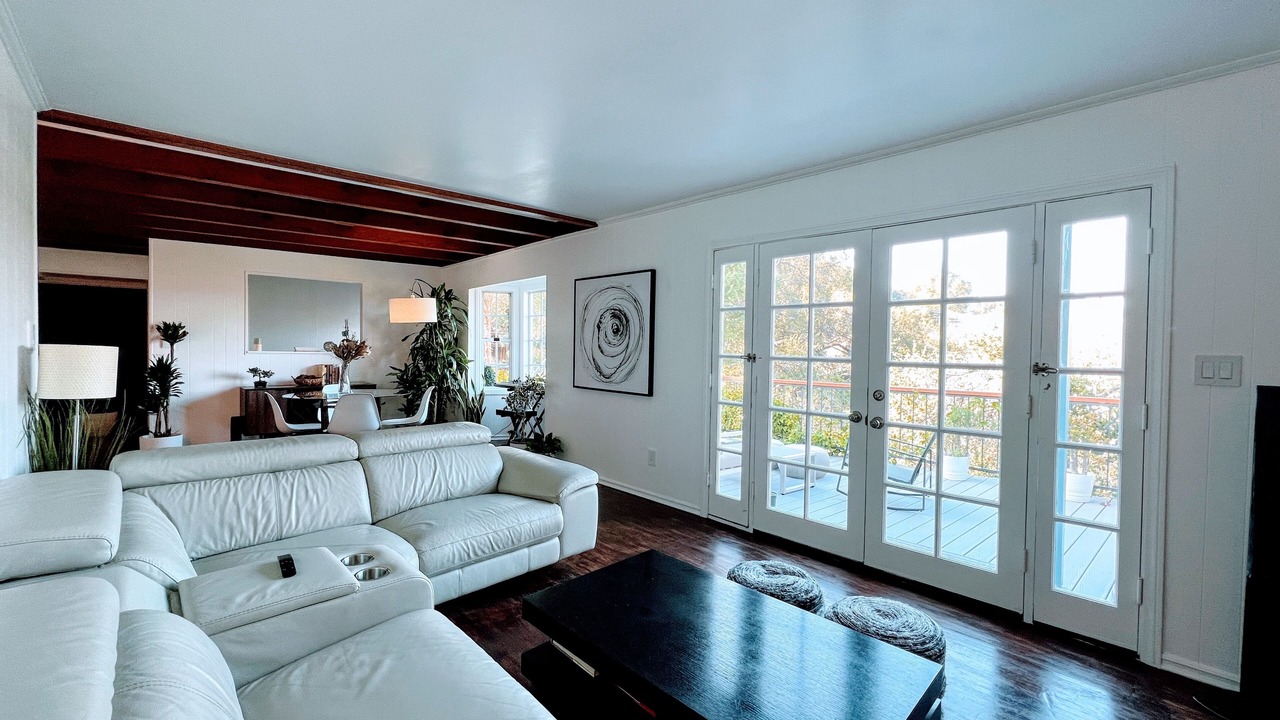 Photo of Livingroom in Topanga