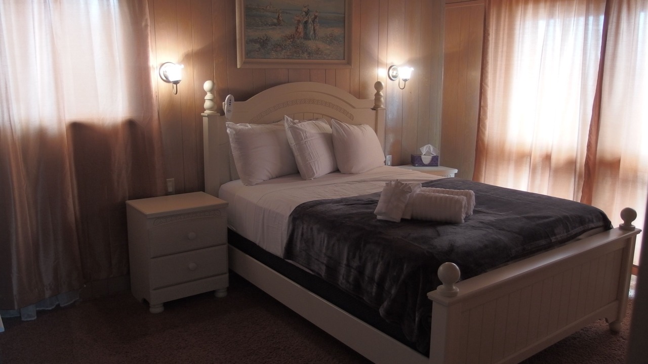 Photo of Bedroom in Crestline