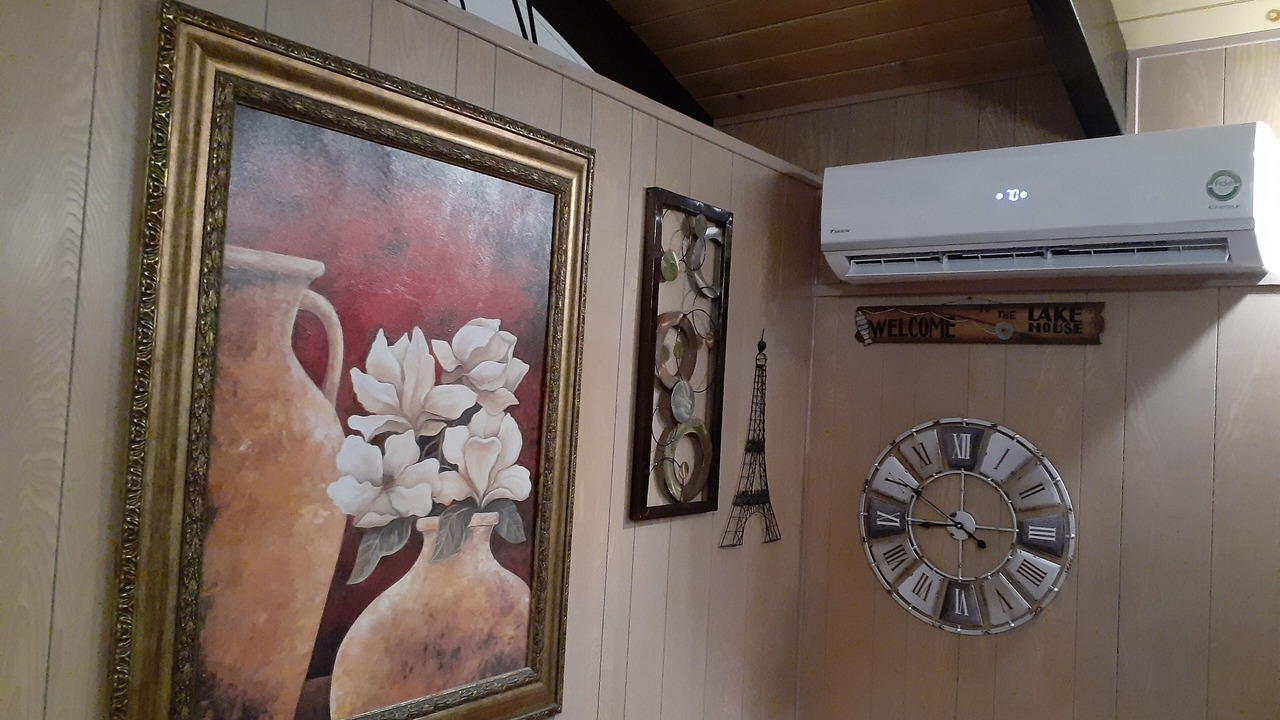 Photo of Bedroom in Crestline