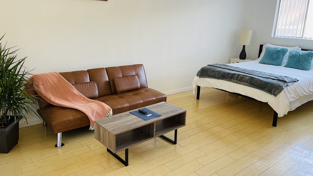 Photo of Bedroom in Sawtelle