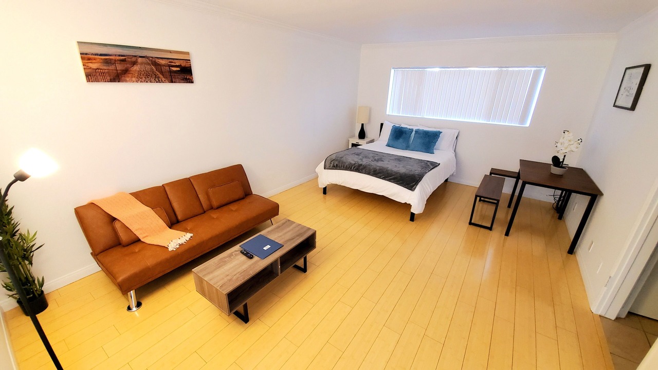 Photo of Bedroom in Sawtelle