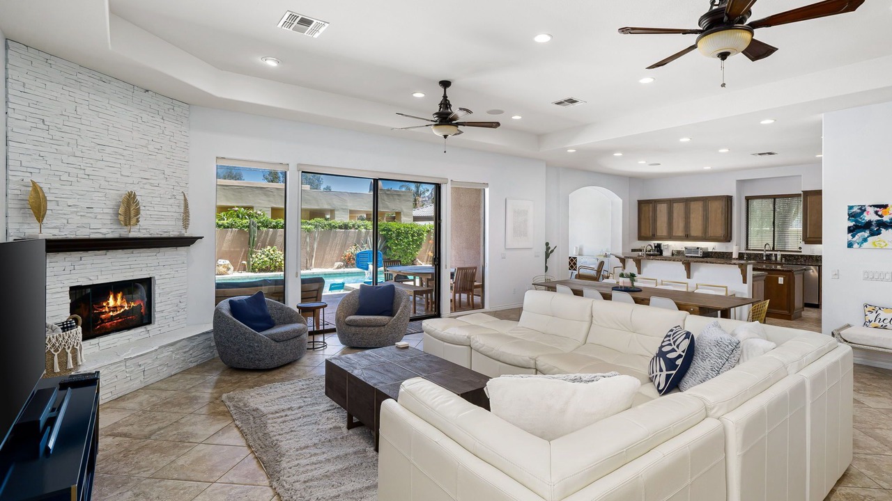 Photo of Livingroom in Desert Club Estates