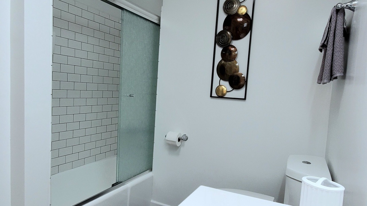 Photo of Bathroom in North of Wilshire
