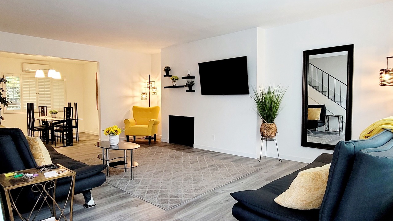 Photo of Bedroom in North of Wilshire