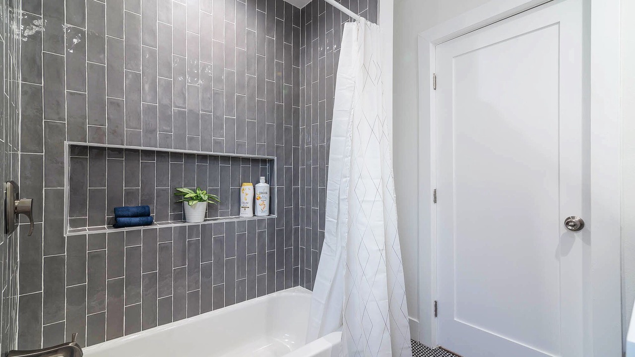 Photo of Bathroom in Los Angeles
