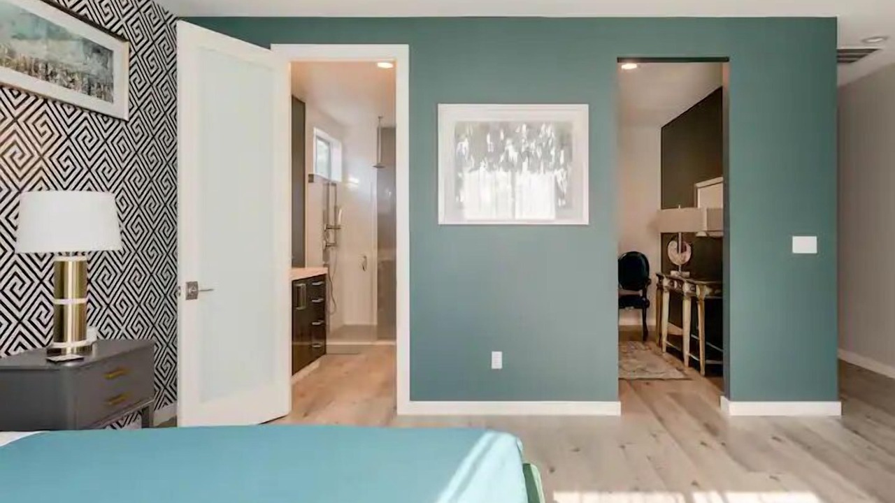 Photo of Bedroom in Racquet Club West
