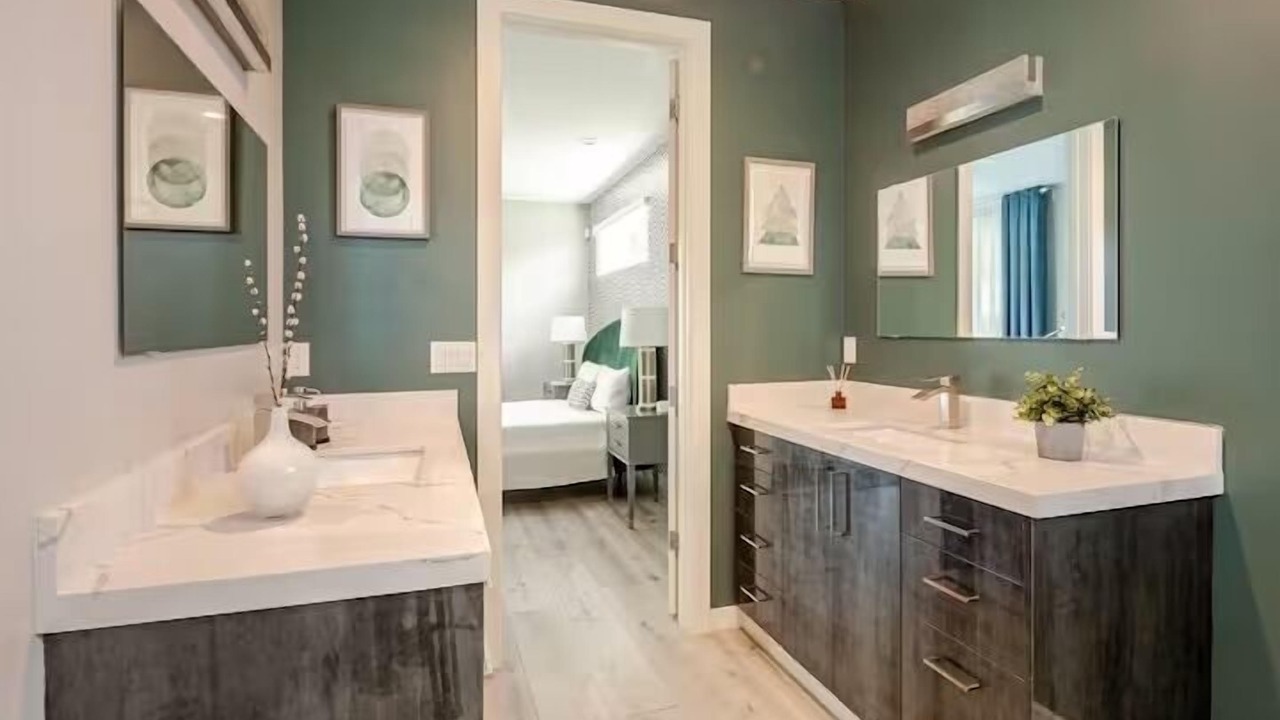 Photo of Bathroom in Racquet Club West