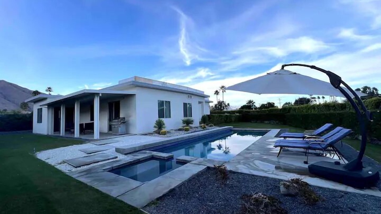 Photo of Outdoor in Racquet Club West