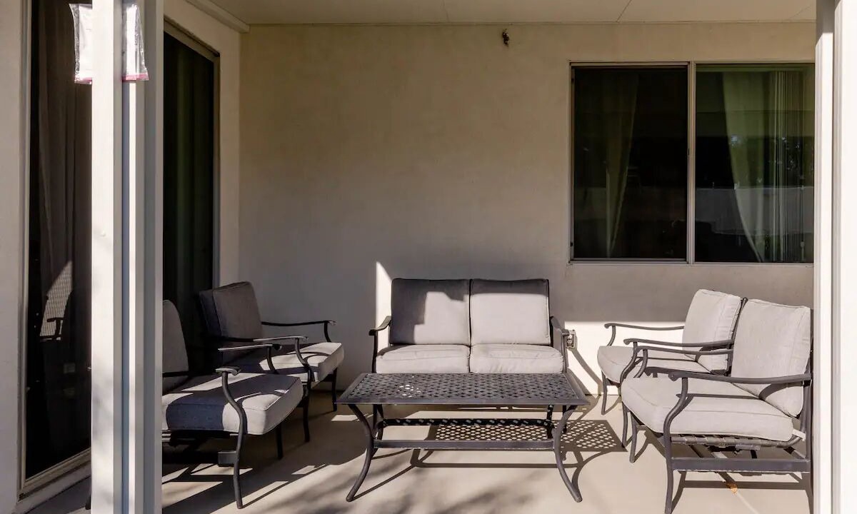 Photo of Patio Balcony in Racquet Club West