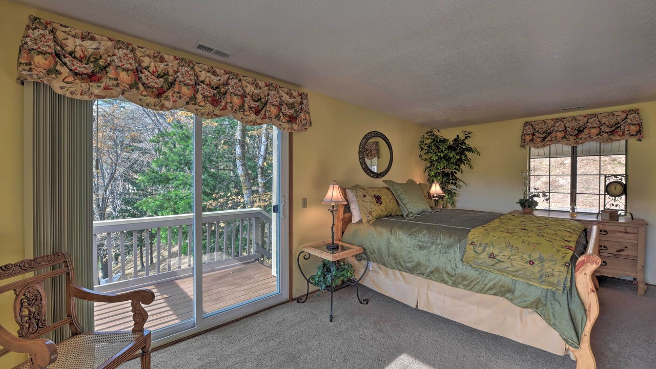 Photo of Patio Balcony in Lake Arrowhead