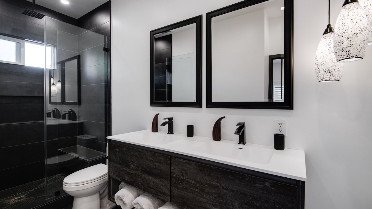 Photo of Bathroom in Sherman Oaks