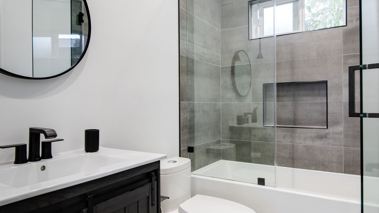 Photo of Bathroom in Sherman Oaks