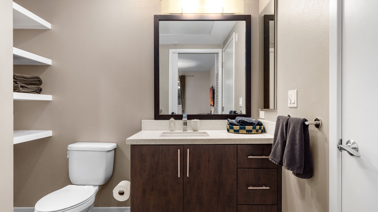 Photo of Bathroom in Carthay Circle