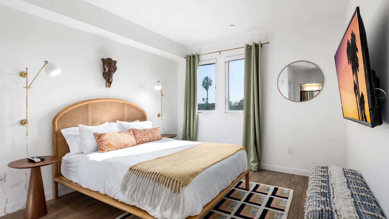 Photo of Bedroom in Carthay Circle