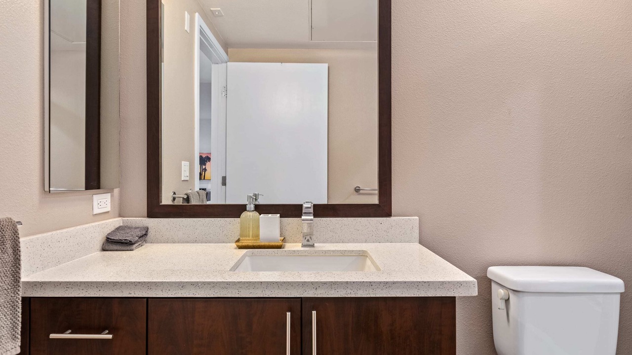 Photo of Bathroom in Carthay Circle