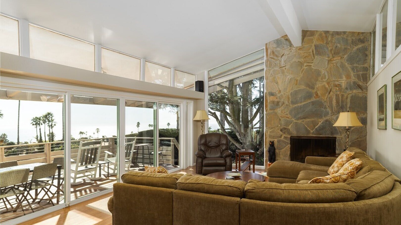 Photo of Livingroom in Rancho Palos Verdes