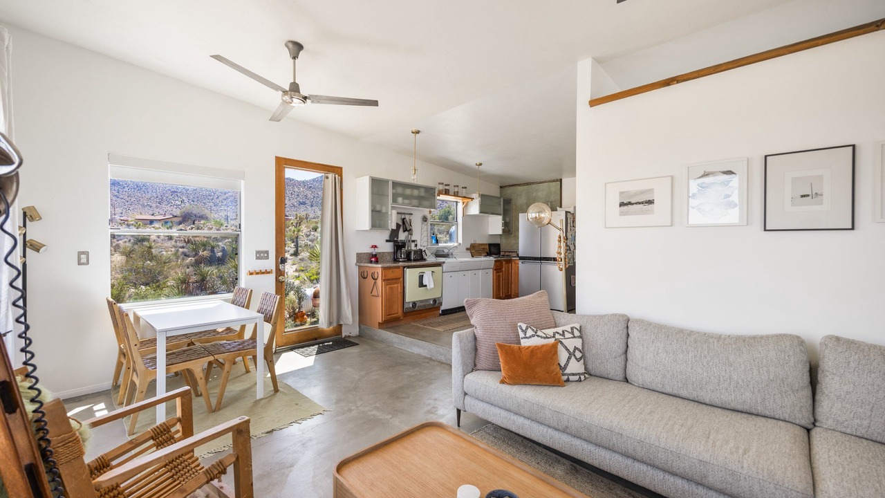 Photo of Livingroom in Joshua Tree Highlands