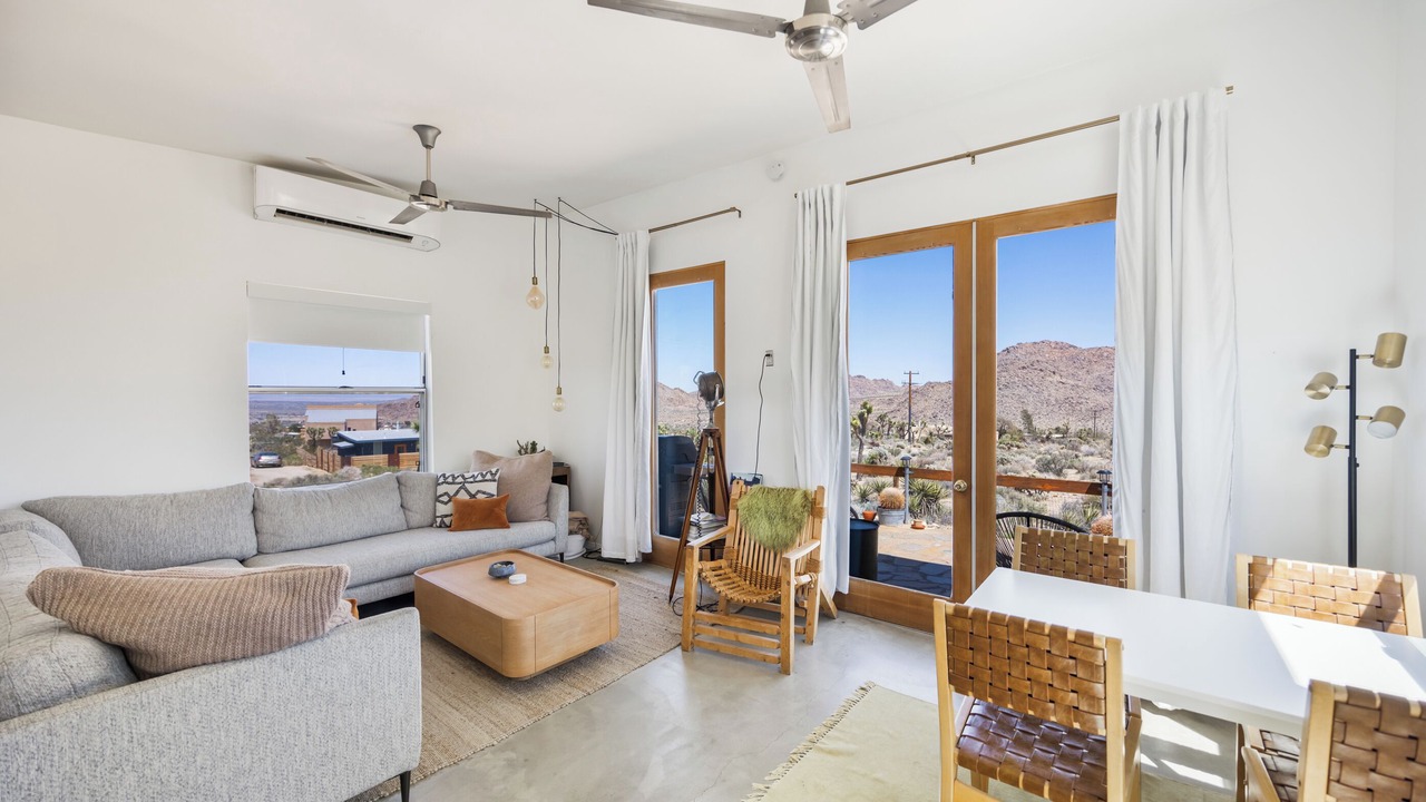 Photo of Livingroom in Joshua Tree Highlands