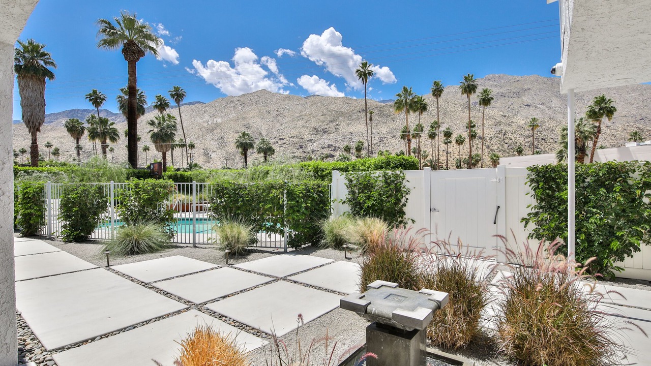 Photo of Patio Balcony in Tahquitz River Estates