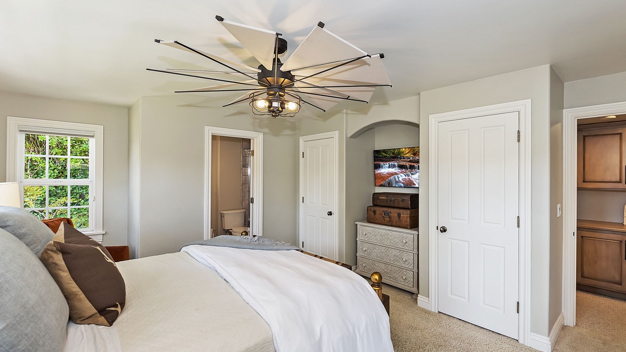 Photo of Bedroom in Lake Arrowhead