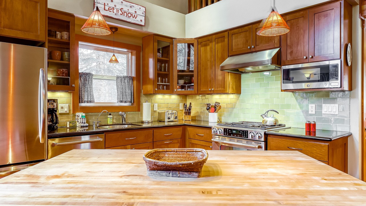 Photo of Kitchen in Serene Lakes