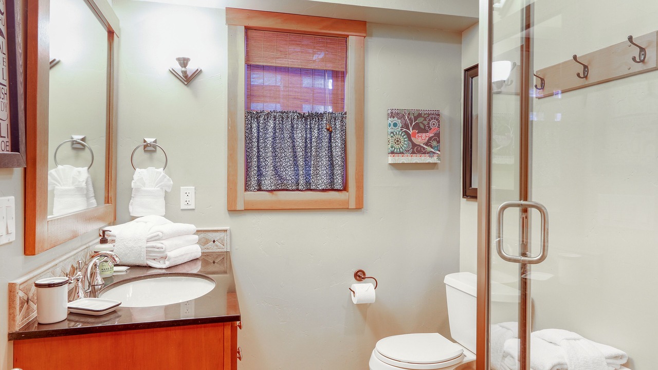 Photo of Bathroom in Serene Lakes