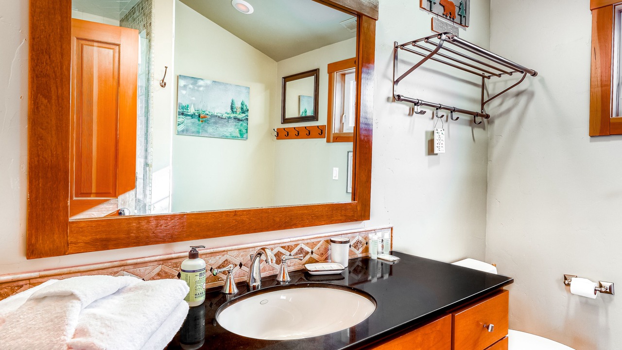 Photo of Bathroom in Serene Lakes
