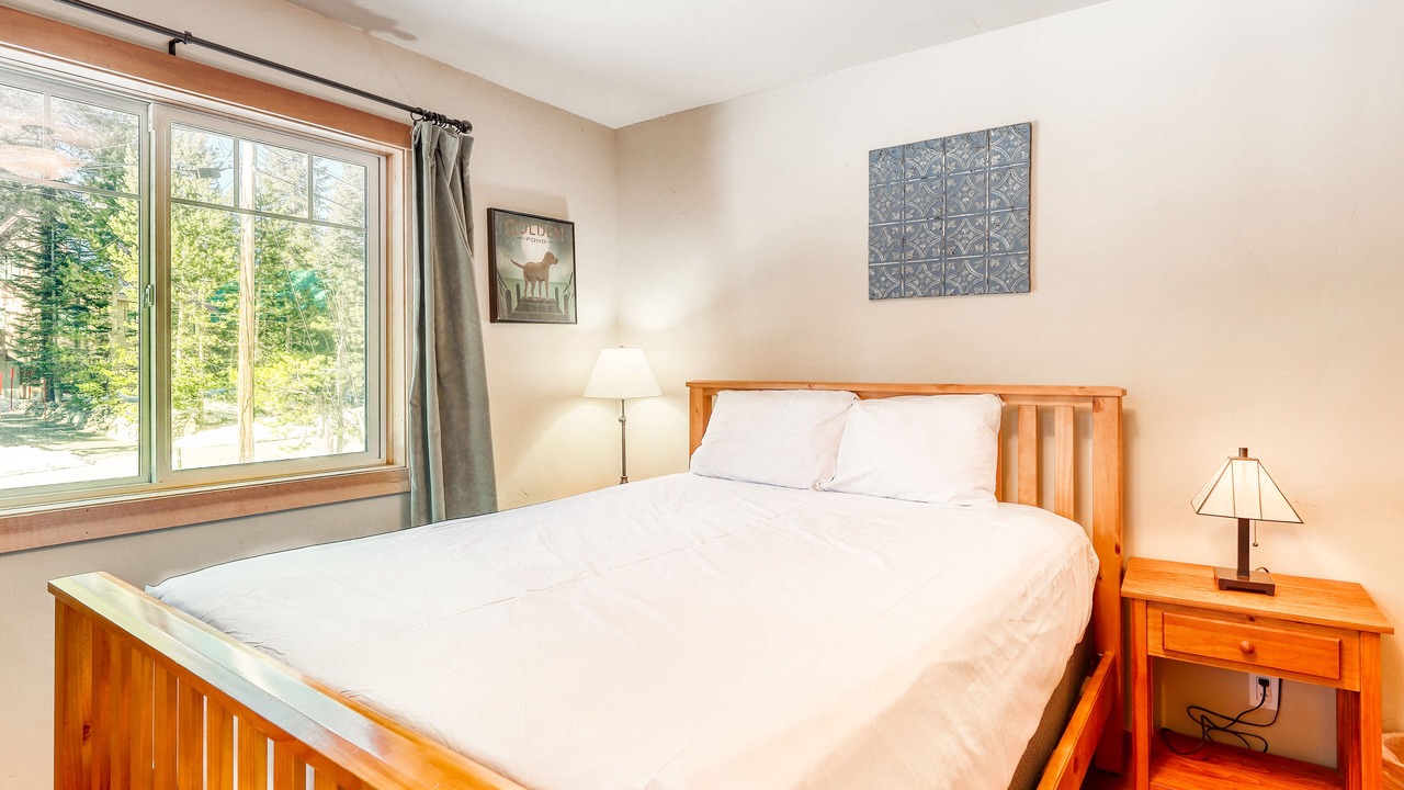 Photo of Bedroom in Serene Lakes