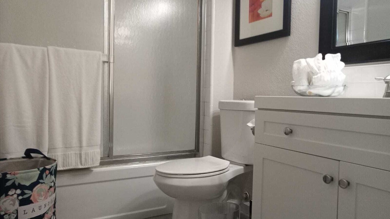 Photo of Bathroom in Raisin