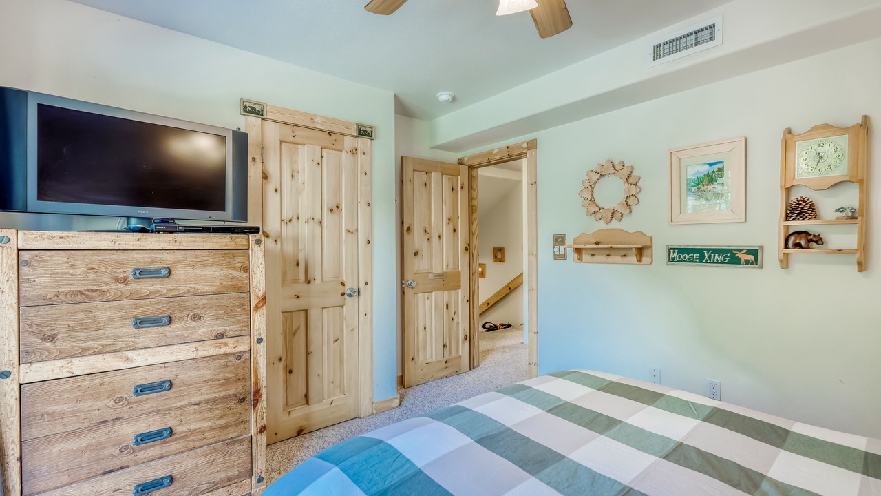 Photo of Bedroom in Serene Lakes