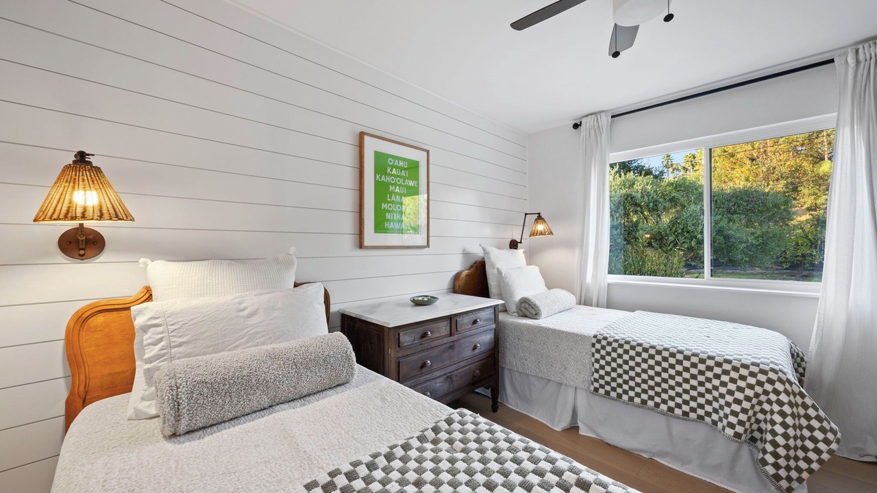 Photo of Bedroom in Meiners Oaks