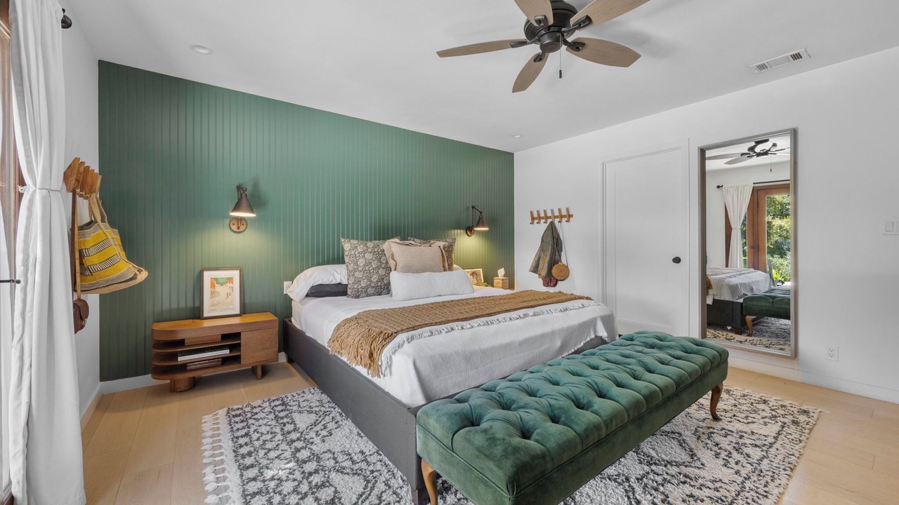 Photo of Bedroom in Meiners Oaks