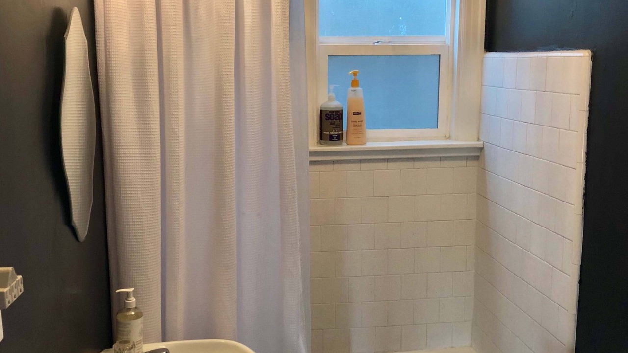 Photo of Bathroom in Pacific - Edison