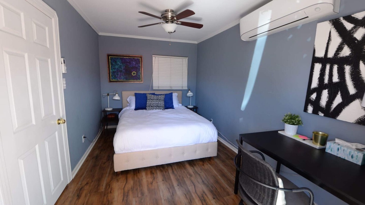 Photo of Bedroom in Pacific - Edison