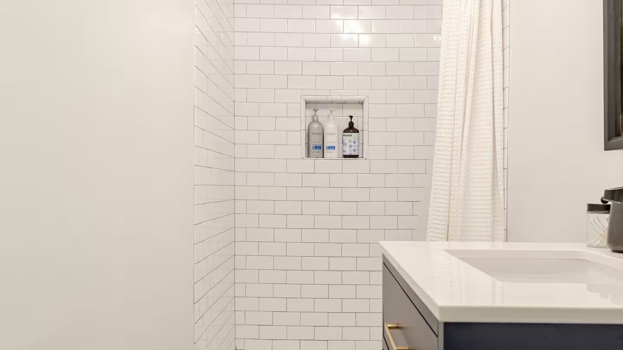 Photo of Bathroom in Pacific - Edison