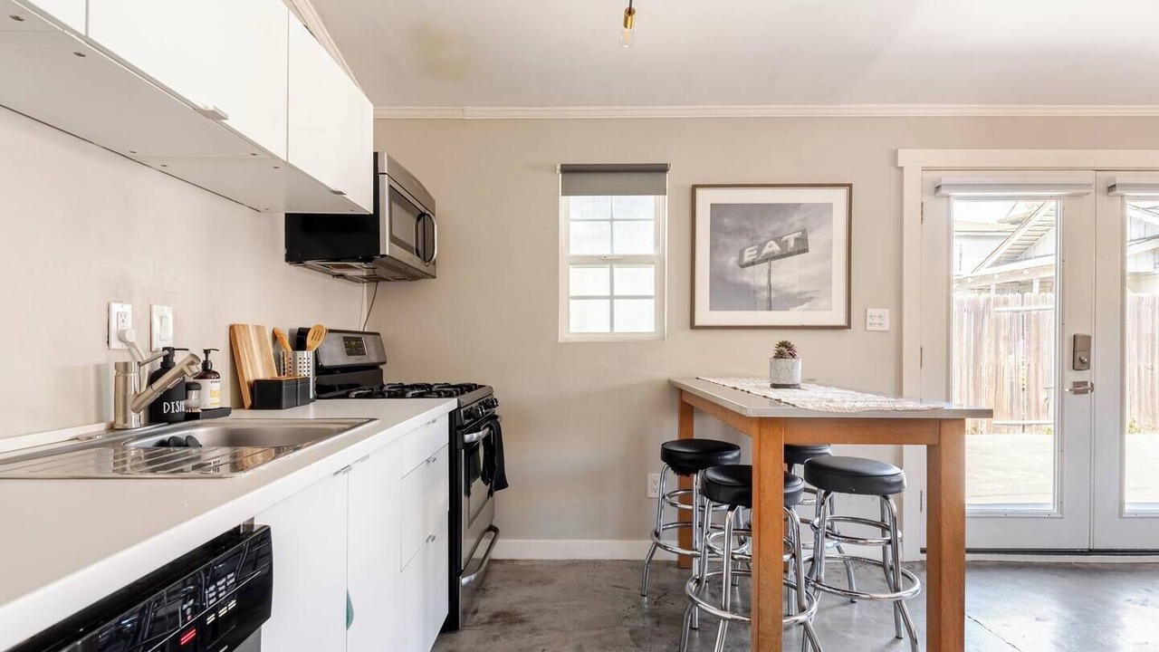 Photo of Kitchen in Pacific - Edison