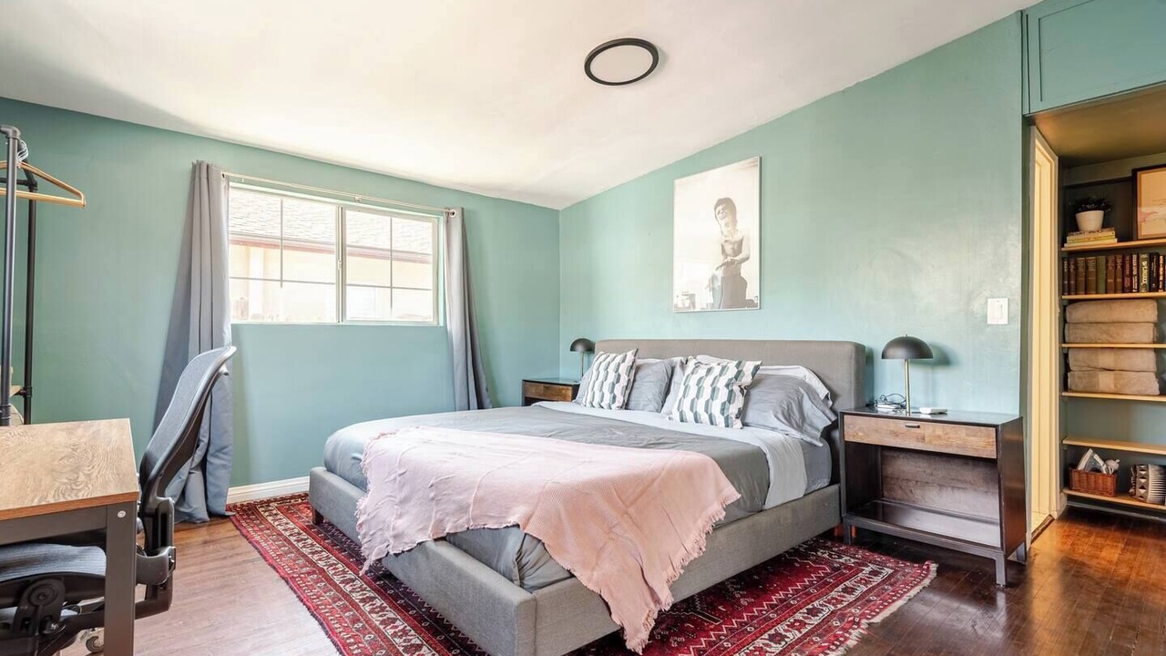 Photo of Bedroom in Pacific - Edison