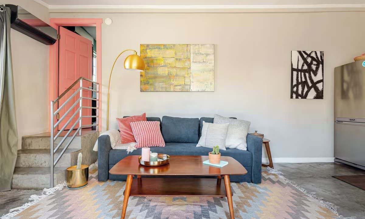 Photo of Livingroom in Pacific - Edison