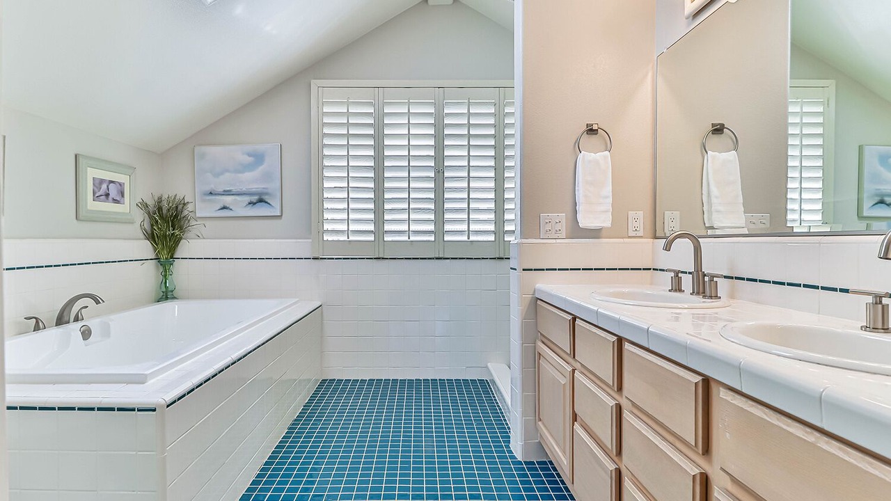 Photo of Bathroom in Pierpont Bay