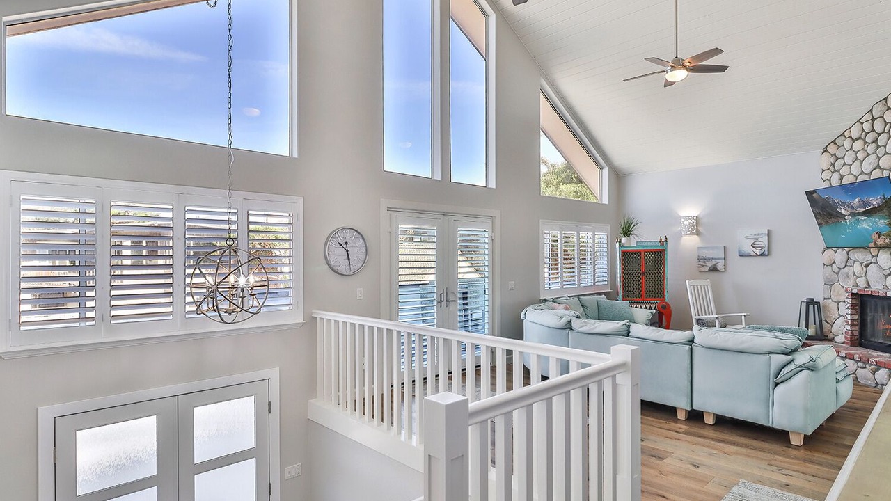 Photo of Livingroom in Pierpont Bay