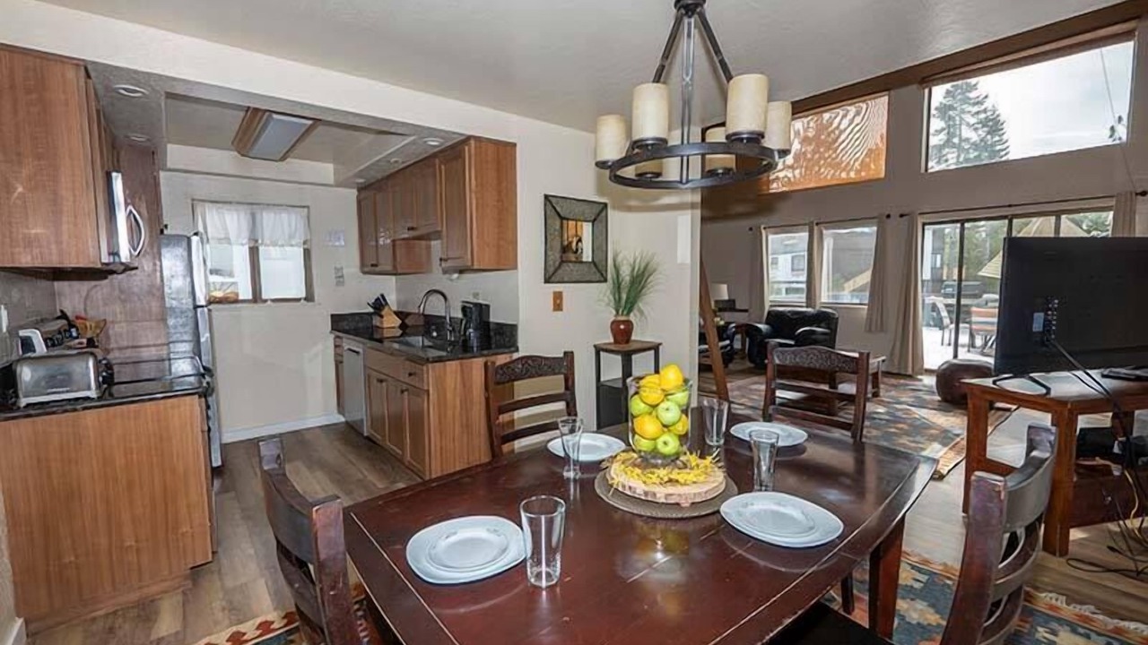 Photo of Livingroom in Tahoe Tyrol